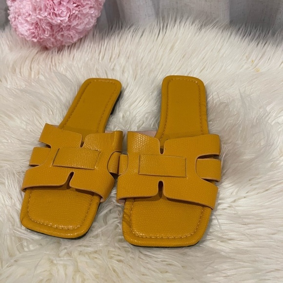 Sandals Size 7 - Picture 1 of 7